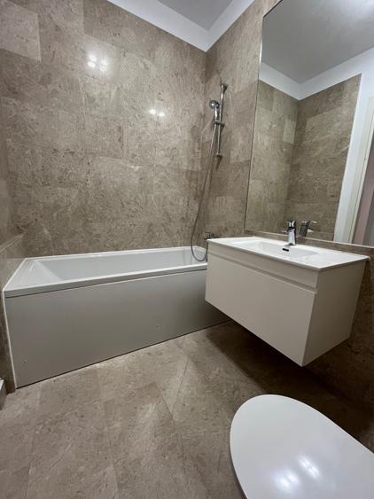 Apartament cu 3 camere decomandat în 1 Mai