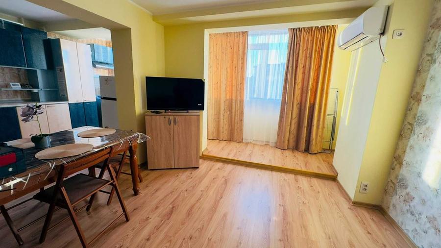 Apartament cu 2 camere decomandat în Micro 18