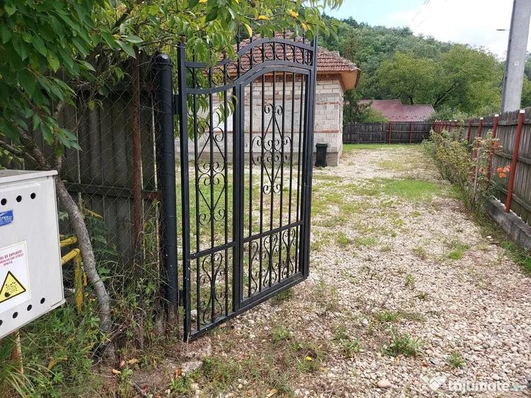 Casă cu 4 camere cu Teren 405 Mp în Bascov