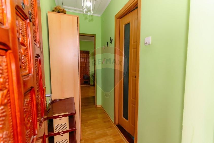 Apartament cu 2 camere semidecomandat, mobilat în Oarja