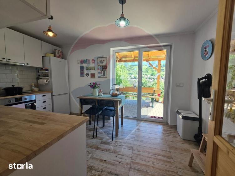 Casă cu 3 camere cu Teren 614 Mp în Central