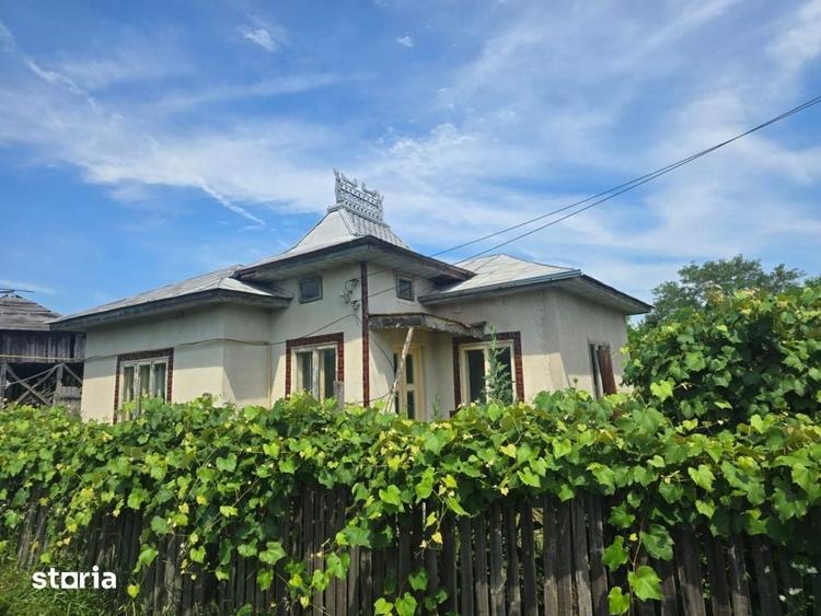 Casă cu 2 camere cu Teren 4200 Mp în Băbana