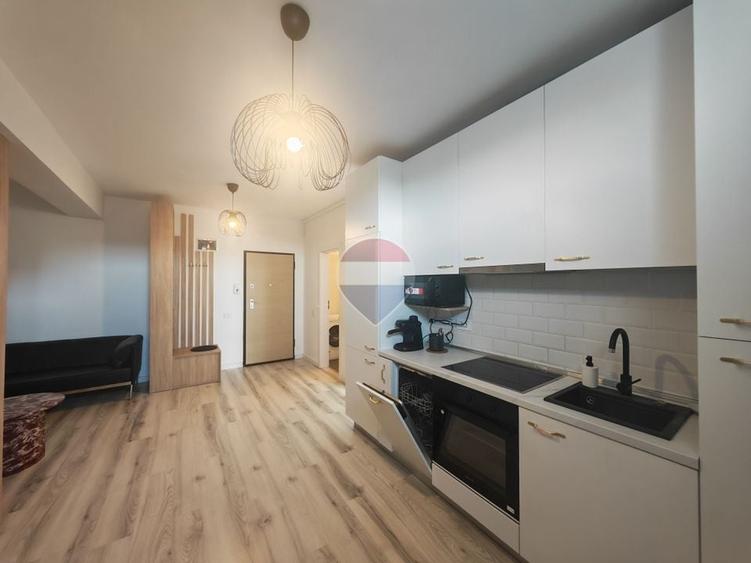 Apartament cu 2 camere semidecomandat, mobilat în Ultracentral