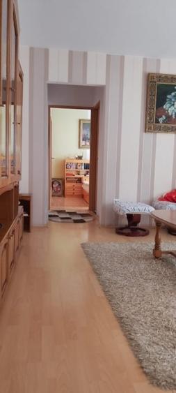 Apartament cu 3 camere semidecomandat în Șagului