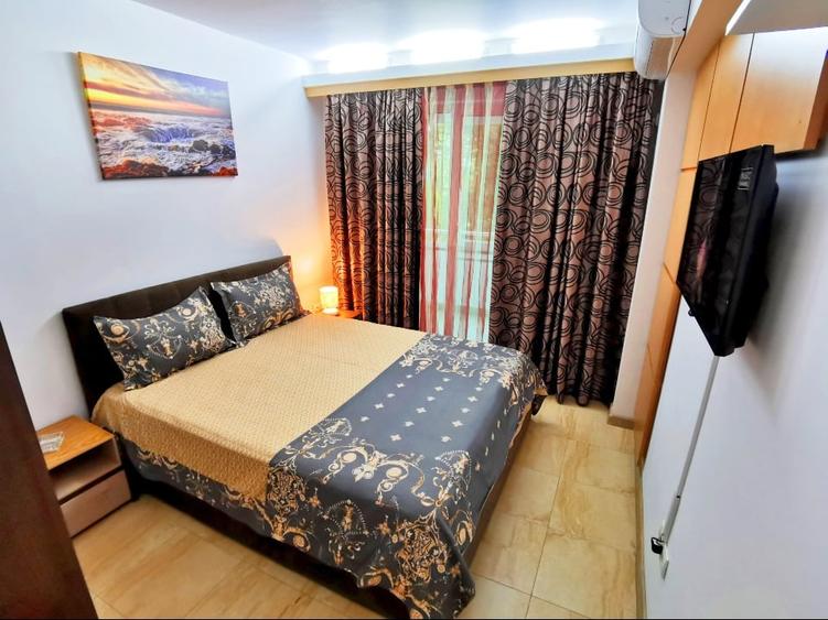 Apartament cu 3 camere decomandat, mobilat în Central