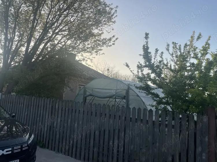 Casă cu 4 camere cu Teren 1125 Mp în Central
