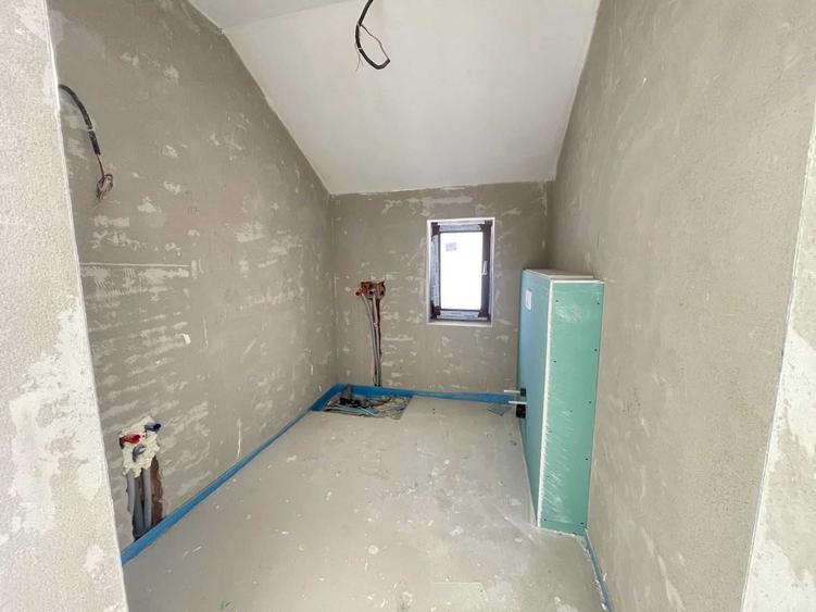 Casă cu 4 camere în Feleacu