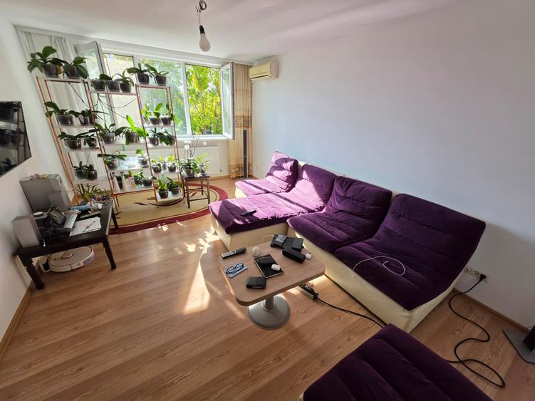 Apartament cu 4 camere decomandat în Rahova