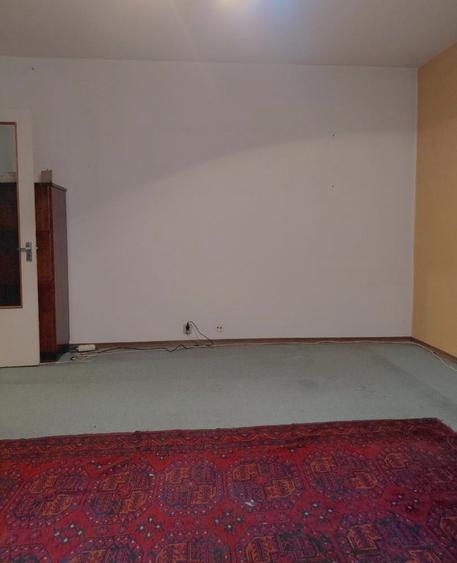 Apartament cu 3 camere decomandat în Decebal