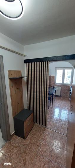 Apartament cu 2 camere, mobilat în Republicii