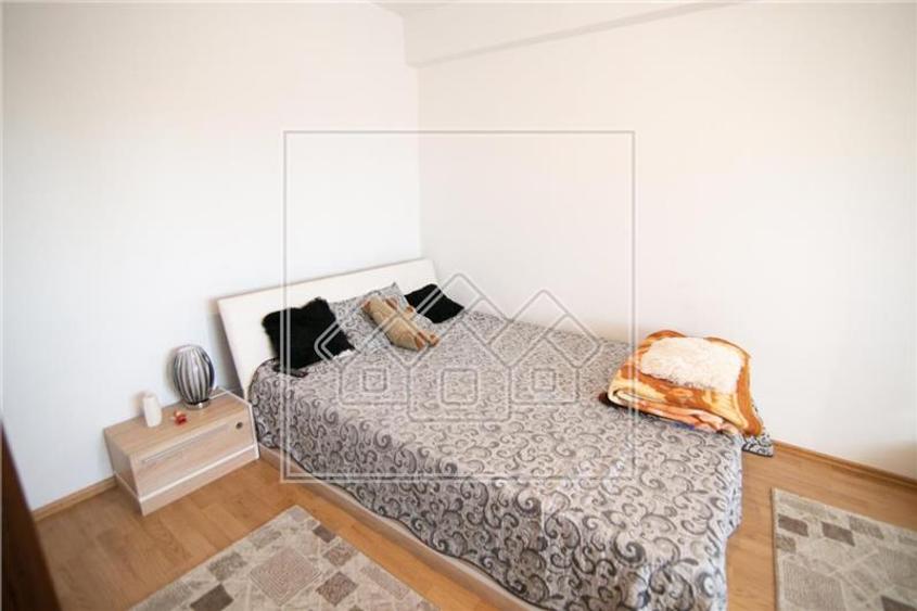 Apartament cu 2 camere decomandat în Vasile Aaron