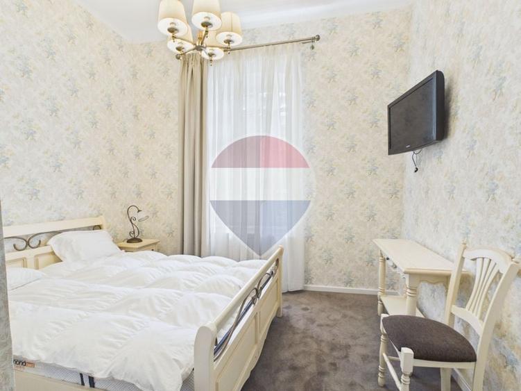 Casă individuală cu 16 camere cu Teren 920 Mp în Cezar Petrescu