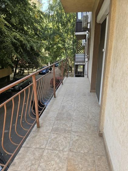 Apartament cu 2 camere decomandat în Roșu