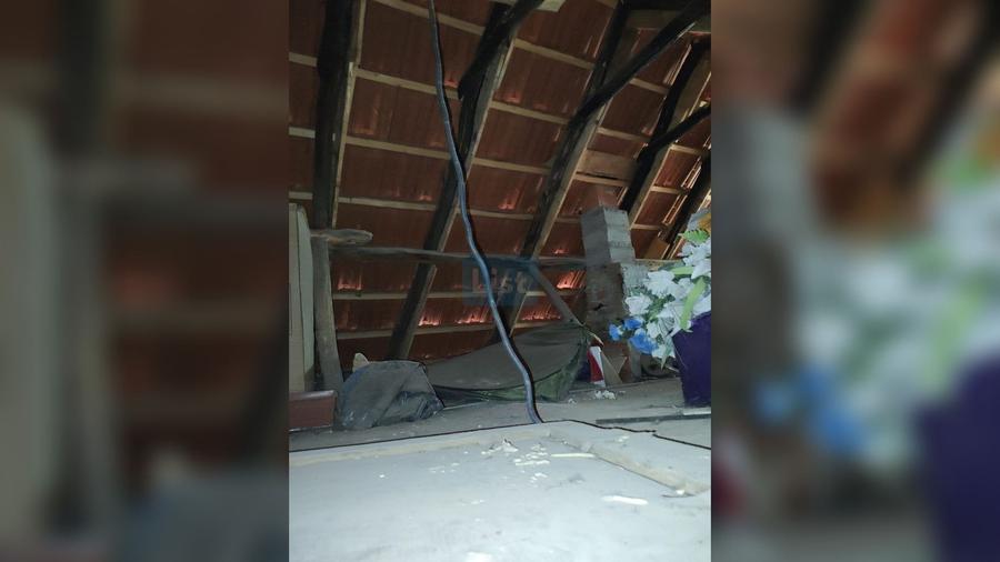 Casă cu 2 camere cu Teren 1457 Mp în Vest