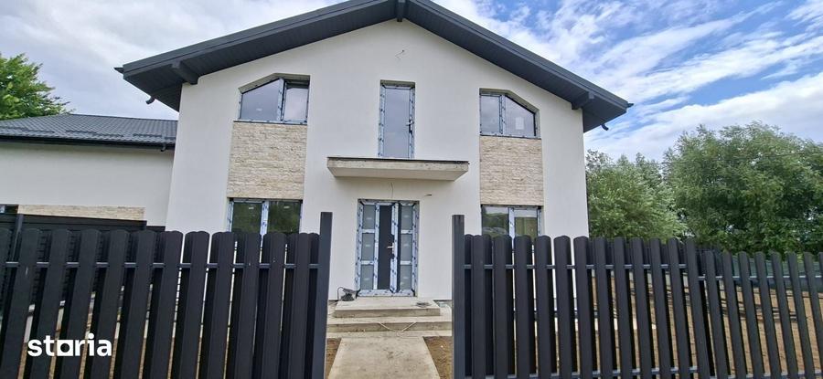 Casă cu 4 camere cu Teren 300 Mp în Holboca