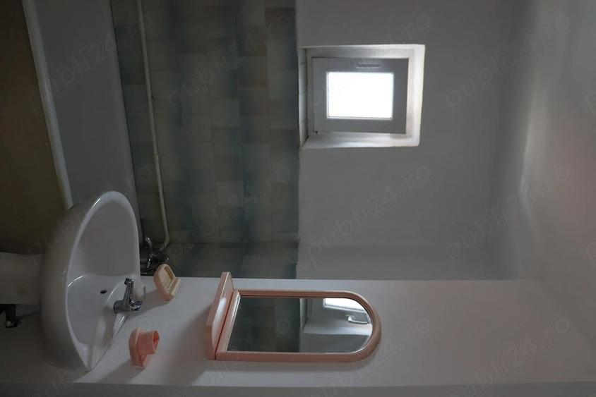 Apartament cu 3 camere semidecomandat în Dorobanți 1