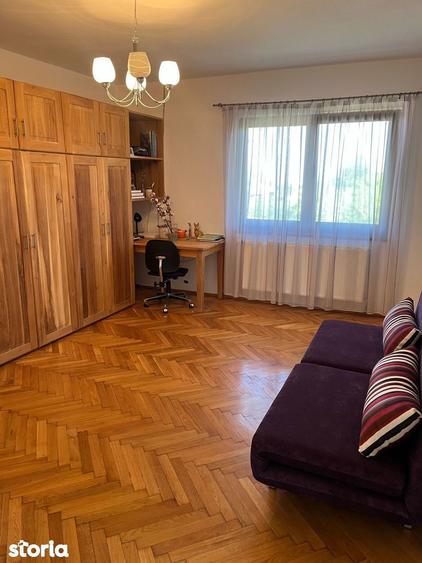 Casă cu 5 camere cu Teren 936 Mp în Central
