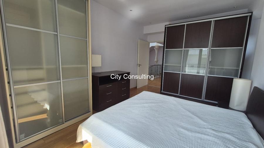 Casă cu 6 camere cu Teren 350 Mp în Băneasa