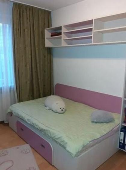 Apartament cu 3 camere semidecomandat în Iancului