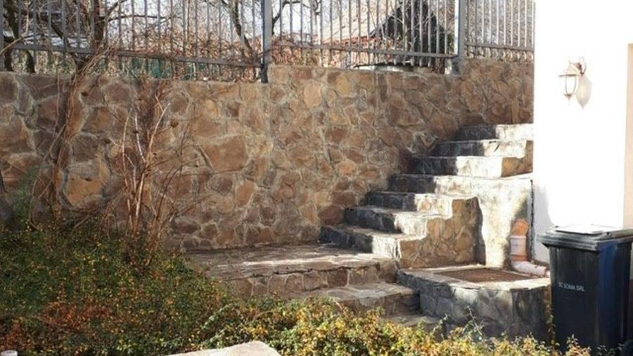 Casă individuală cu 10 camere cu Teren 750 Mp în Cisnădioara