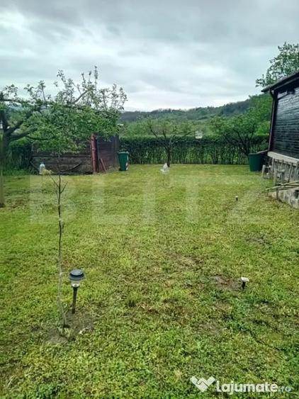 Casă cu 3 camere cu Teren 740 Mp în Central