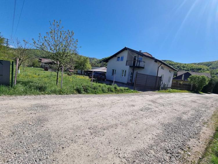 Casă cu 3 camere în Central