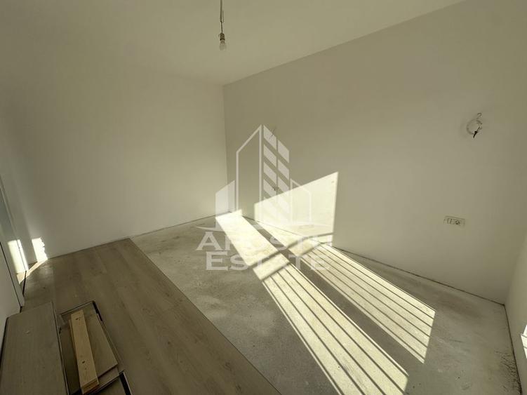 Duplex cu 5 camere si 2 bai, despartit prin camera tehnic... - 1