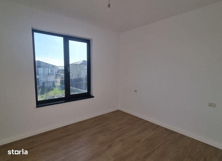 Casă cu 4 camere în Valea Adâncă