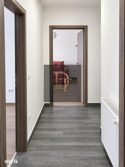 Apartament cu 3 camere decomandat în Tractorul