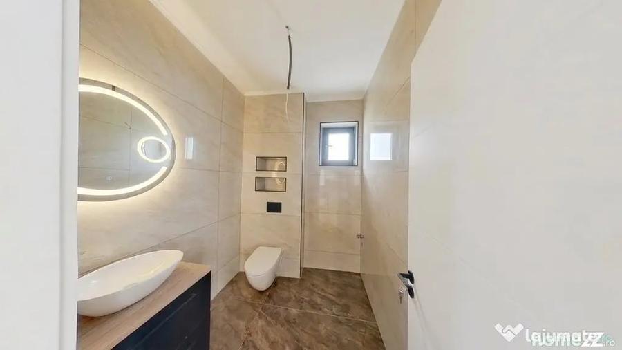 Casă cu 5 camere cu Teren 420 Mp în Central