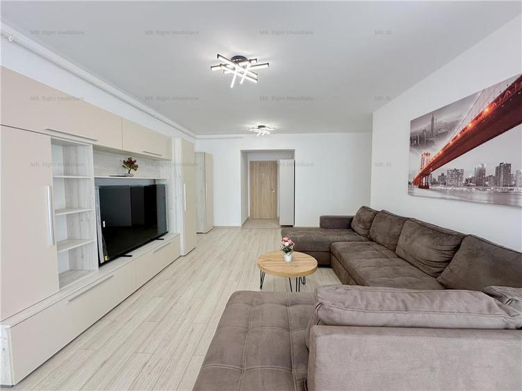 Apartament cu 3 camere decomandat, mobilat în Central