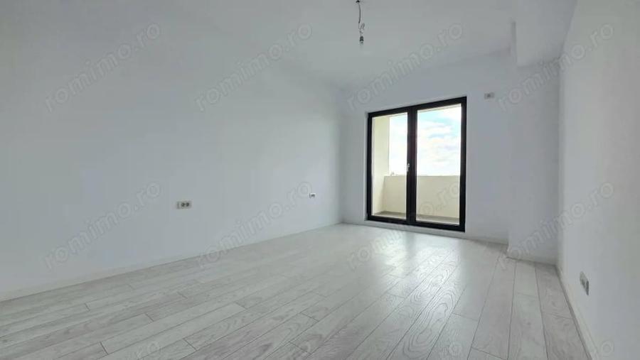Apartament cu 3 camere semidecomandat în Fundeni