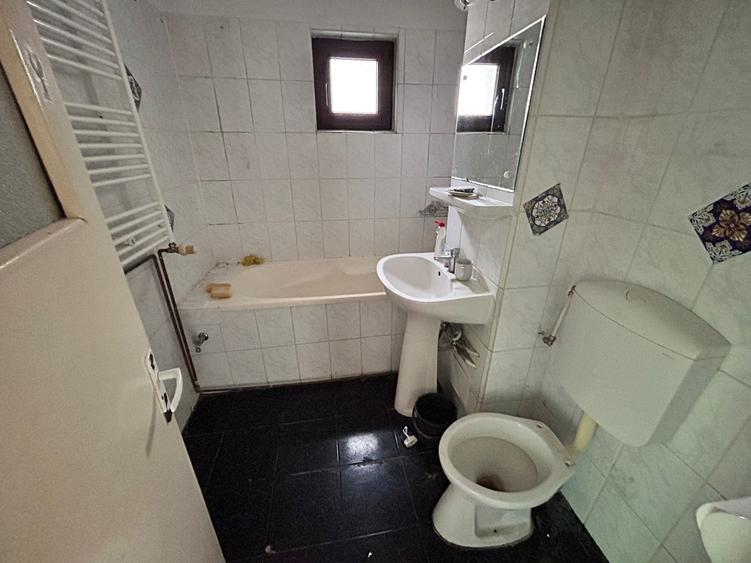 Apartament cu 2 camere decomandat, mobilat în Vest