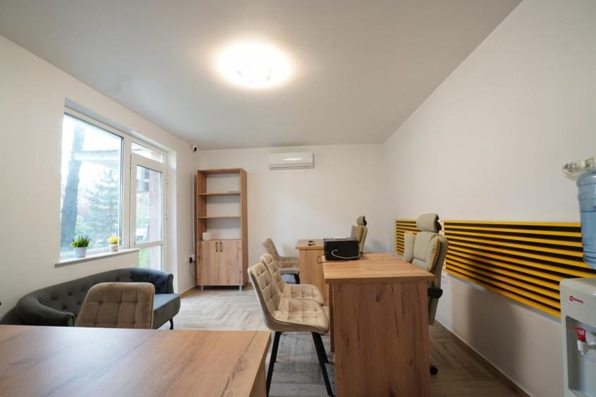 Spațiu comercial, de 24.610000610352 mp, în Central