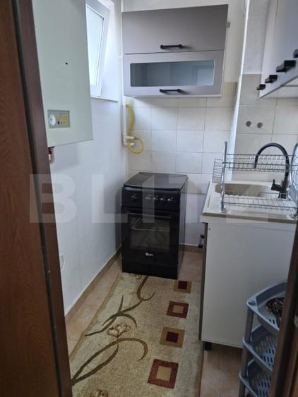 Apartament cu 2 camere semidecomandat, mobilat în Est