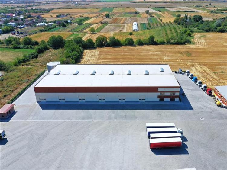 Spațiu industrial, de 4,277 mp, în Borș