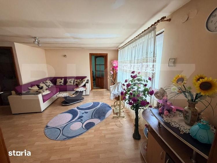 Casă cu 5 camere cu Teren 380 Mp în Romanești