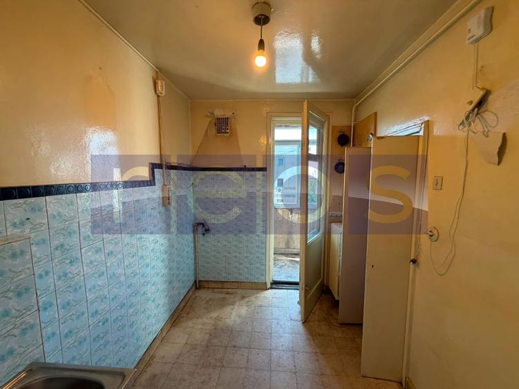 Apartament cu 3 camere decomandat în Barbu Văcărescu