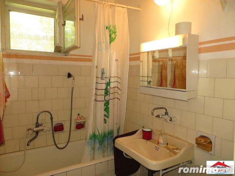 Casă cu 4 camere cu Teren 43000 Mp în Livada