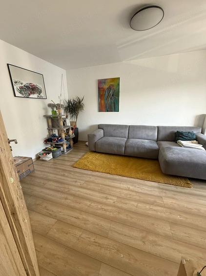 Apartament cu 2 camere decomandat în Tractorul