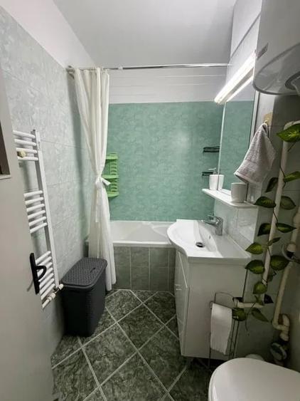 Garsonieră decomandată, mobilată în Pajura