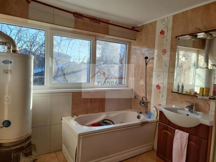 Casă cu 6 camere cu Teren 1000 Mp în Florești-Stoenești