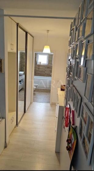 Apartament cu 3 camere decomandat în Europa