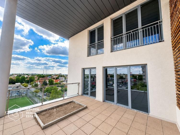 Penthouse cu 6 camere decomandat în Banu Mărăcine