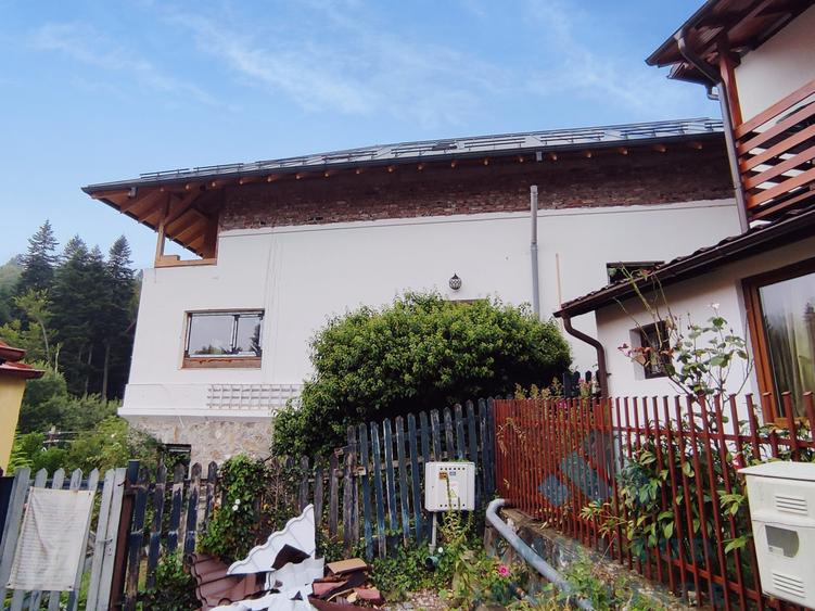 Sinaia / Peles - Vila D + P + M - 10 Camere - 260 mp utili - 700 mp teren - 3