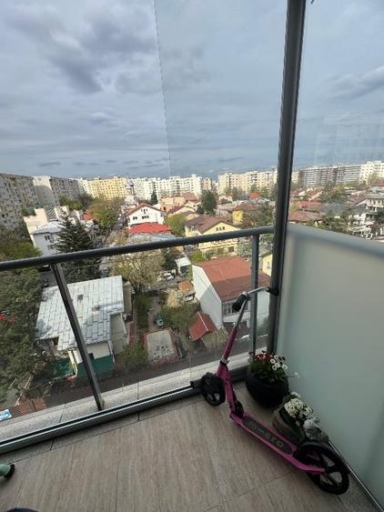 Apartament cu 3 camere decomandat, mobilat în Colentina