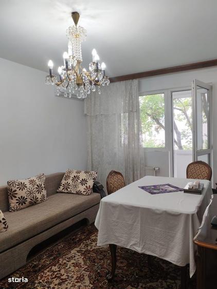 Apartament cu 4 camere în Drumul Taberei