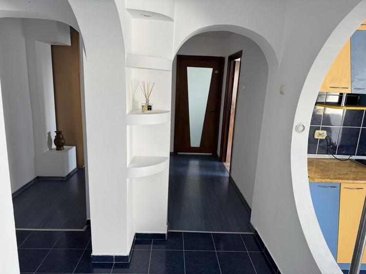 Apartament cu 3 camere decomandat în Păcurari