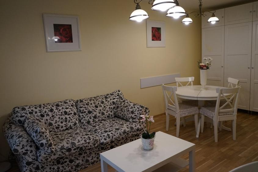 Apartament cu 2 camere decomandat în Calea Victoriei