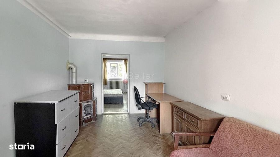 Casă cu 4 camere în Noua